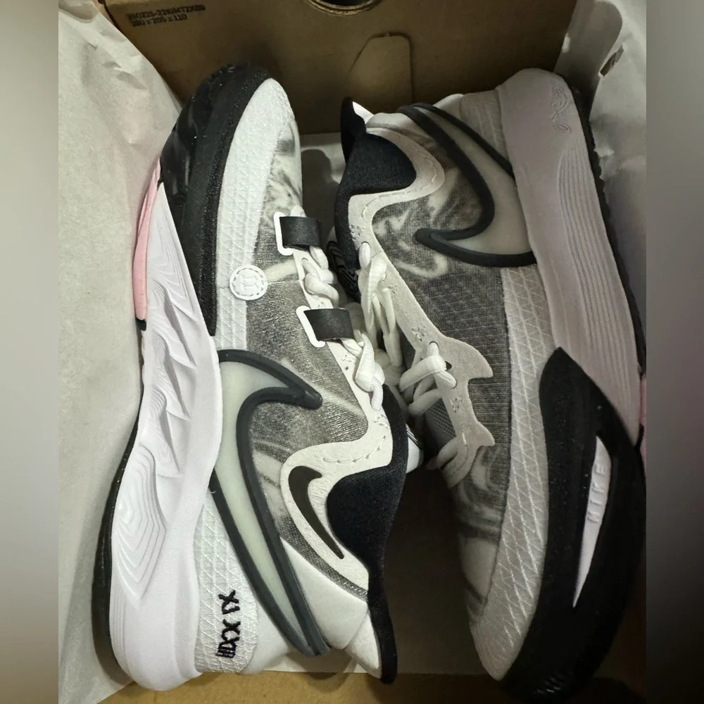 Nike Kyrie 8 GO PS 'White Black' DQ8076-101 Size 5 Youth New In Box